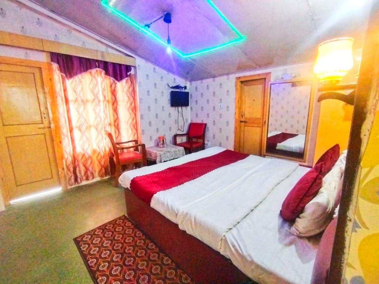 Hotel Gilbert Mountain View มะนาลี ภายนอก รูปภาพ