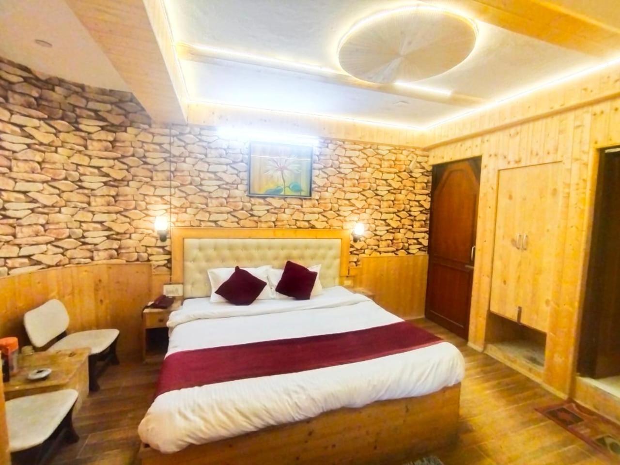 Hotel Gilbert Mountain View มะนาลี ภายนอก รูปภาพ