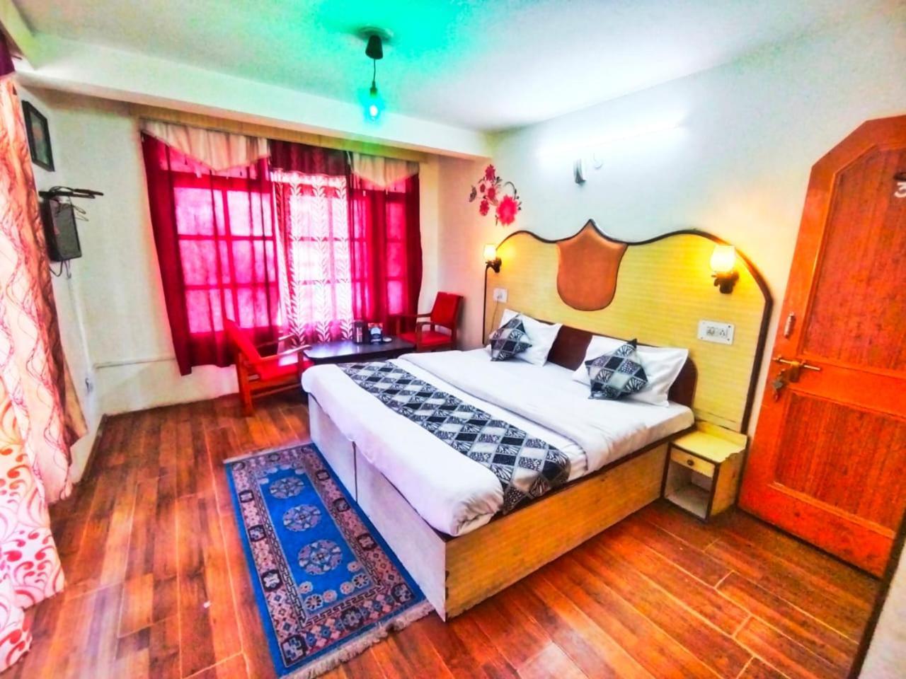 Hotel Gilbert Mountain View มะนาลี ภายนอก รูปภาพ